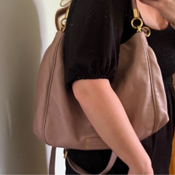 🎉 Marc by Marc Jacobs hobo bag! Too hot to handle! - Picture 2 of 9